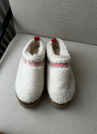 Bottines en moumoute blanche, brand: Boutique indépendante, condition: Very good, size: 39, €12.00, €13.30 includes Buyer Protection