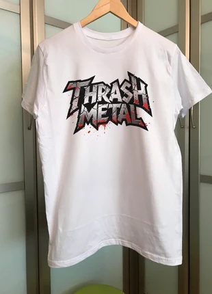 Thrash metal men white t-shirt logo, merk: thrawh, staat: Heel goed, maat: XL, € 11,95, € 13,25 inclusief Kopersbescherming Pro