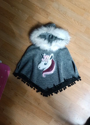 Pancho licorne fille, staat: Heel goed, maat: 4 jaar / 104 cm, € 7,00, € 8,05 inclusief Kopersbescherming