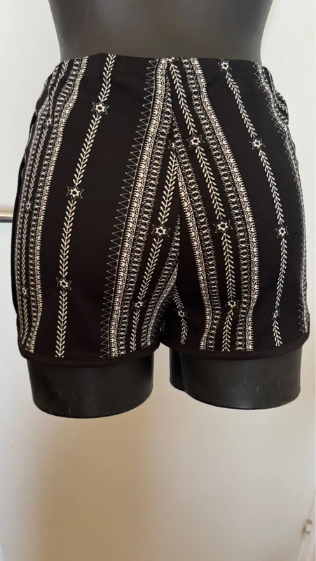 Short undiz - photo numéro 3