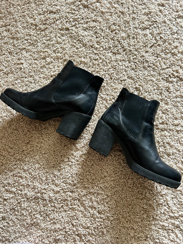 Black leather ankle boots, size 37 5