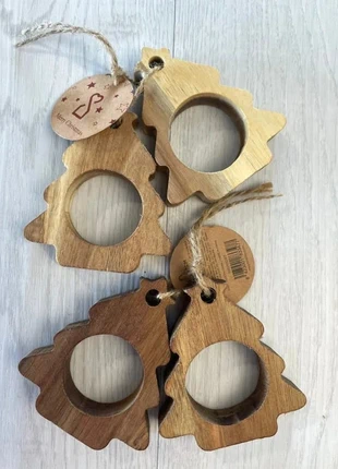 Lot 4 Sapins Bois Naturel neuf 8cm rond de serviette décoration table de Noël, merk: Muy mucho, staat: Nieuw met prijskaartje, € 6,00, € 7,00 inclusief Kopersbescherming