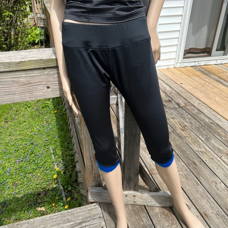 ‘W Sport’ Blue Contrast Fitness Capri! NEW! 3