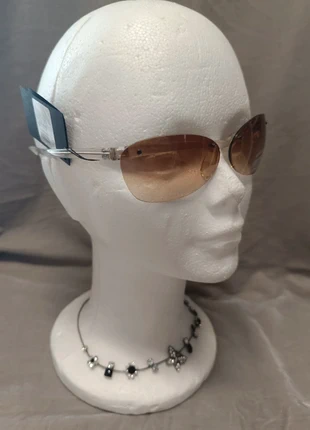 Gafas de sol Y2K cyber sunglasses 2000s vintage, marca: Vintage Dressing, estado: Novo com etiquetas, €9.99, €11.19 inclui Proteção do Comprador