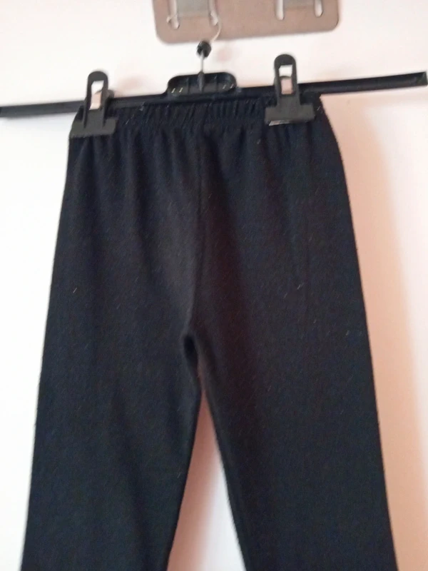 Joli legging noir. 6 ans - photo numéro 6