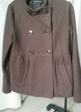 Superbe manteau court Avant Première marron taille 40 en super état , merk: Avant Première, staat: Heel goed, maat: L / 40 / 12, € 14,50, € 15,93 inclusief Kopersbescherming