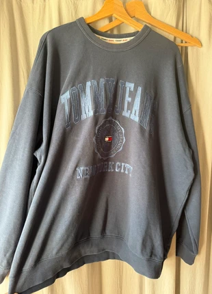 💙 Sweat Tommy Jeans bleu marine XXL Logo brodé “New York City”, marque: Tommy Hilfiger, état: Très bon état, taille: XXL, 20,99 €, 22,74 € Protection acheteurs incluse