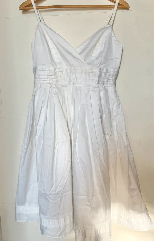 Robe blanche légèrement satinee Etam NEUVE