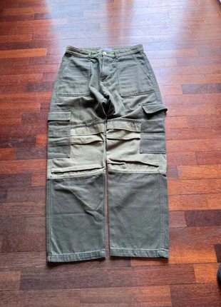 Pantalone Cargo Camouflage Bershka IT 44 Nuovo, brand: Vintage Dressing, condizioni: Nuovo senza cartellino, taglia: IT 44 | W34, €15.00, €16.45 include la Protezione acquisti