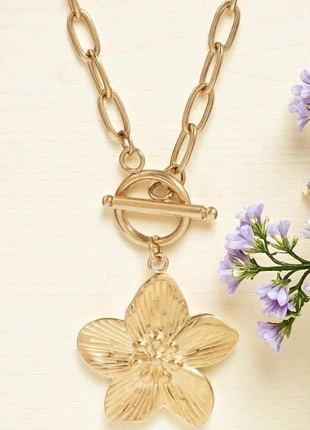 Collier dorée fleurs acier inoxydable, marke: Boutique privée, zustand: Sehr gut, 5,00 €, 5,95 € inklusive Vinted-Käuferschutz
