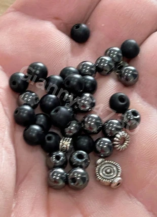 Lot 32 pierres Obsidienne Hématite Volcanique + intercalaires (4) + Fil élastique, marke: lithotherapie, zustand: Neu, 5,50 €, 6,48 € inklusive Vinted-Käuferschutz