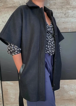 Zapa Manteau cape en laine Noir, marque: ZAPA, état: Très bon état, taille: S / 36 / 8, 90,00 €, 95,20 € Protection acheteurs incluse