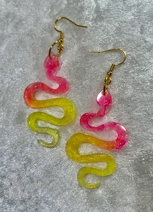 Pendientes serpiente neón, marca: Summer, estado: Muy bueno, 2,99 €, 3,84 € Protección al comprador incluida
