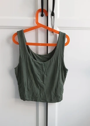 Crop top verde militar tirantes, marca: Local, estado: Novo sem etiquetas, tamanho: S / 36 / 8, €2.00, €2.80 inclui Proteção do Comprador