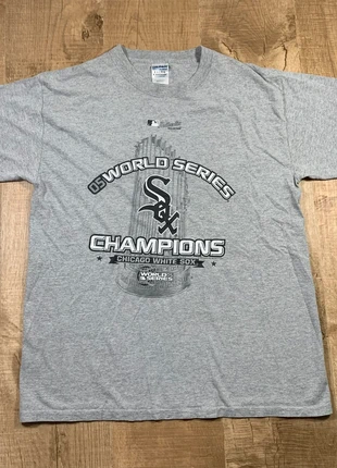 Teeshirt / Gildan World Series Champions 2005 / L / 52×71cm / South Side glory / 0560, marque: Gildan, état: Bon état, taille: L, 7,00 €, 8,05 € Protection acheteurs (Pro) incluse