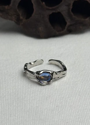 Bague irrégulière serti d’une aiguë marine bleuté, en acier inoxydable ajustable stonering, marque: Argent, état: Très bon état, taille: Ajustable, 10,00 €, 11,20 € Protection acheteurs incluse