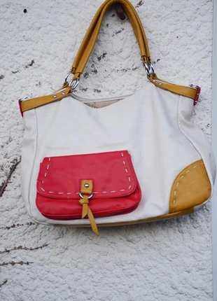 Sac tricolore jaune, ivoire et rouge, zustand: Sehr gut, 25,00 €, 26,95 € inklusive Vinted-Käuferschutz