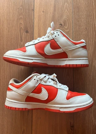 Nike dunk low rouge et blanche, marca: Nike, estado: Muito bom, tamanho: 41, €65.00, €68.95 inclui Proteção do Comprador