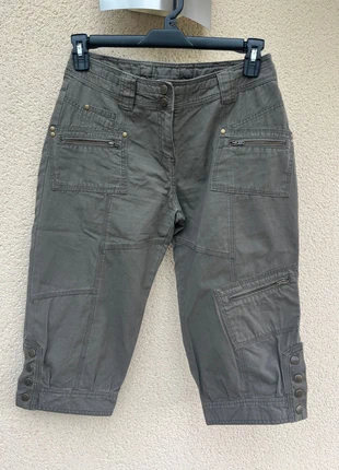 Pantacourt kaki Kiabi, marke: Kiabi, zustand: Sehr gut, größe: L / 40 / 12, 5,00 €, 5,95 € inklusive Vinted-Käuferschutz