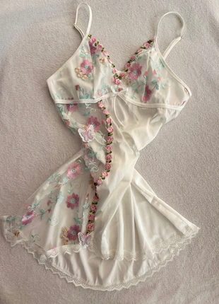 🌸 Floral Ruched Cami – Ruffle Drama & Garden Bloom, marque: Vintage Dressing, état: Neuf sans étiquette, taille: L / 40 / 12, 22,00 €, 23,80 € Protection acheteurs incluse