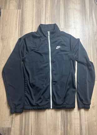 Veste de survêtement Nike noire zippée - Taille S, marque: Nike, état: Très bon état, taille: S, 20,00 €, 21,70 € Protection acheteurs incluse