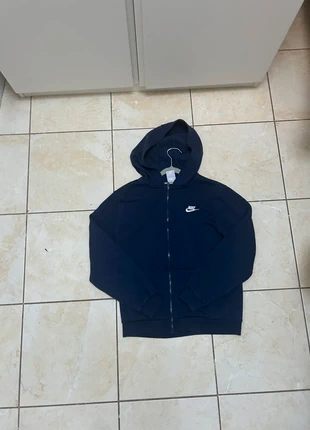 Gilet nike, marque: Nike, état: Neuf sans étiquette, taille: XS, 1,00 €, 1,75 € Protection acheteurs incluse