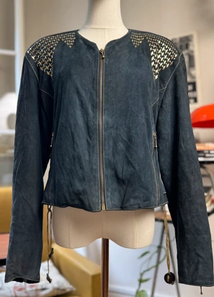 Veste vintage en daim noir véritable, coupe droite. Clous doré, marque: Vintage Dressing, état: Bon état, taille: L / 40 / 12, 25,00 €, 26,95 € Protection acheteurs incluse