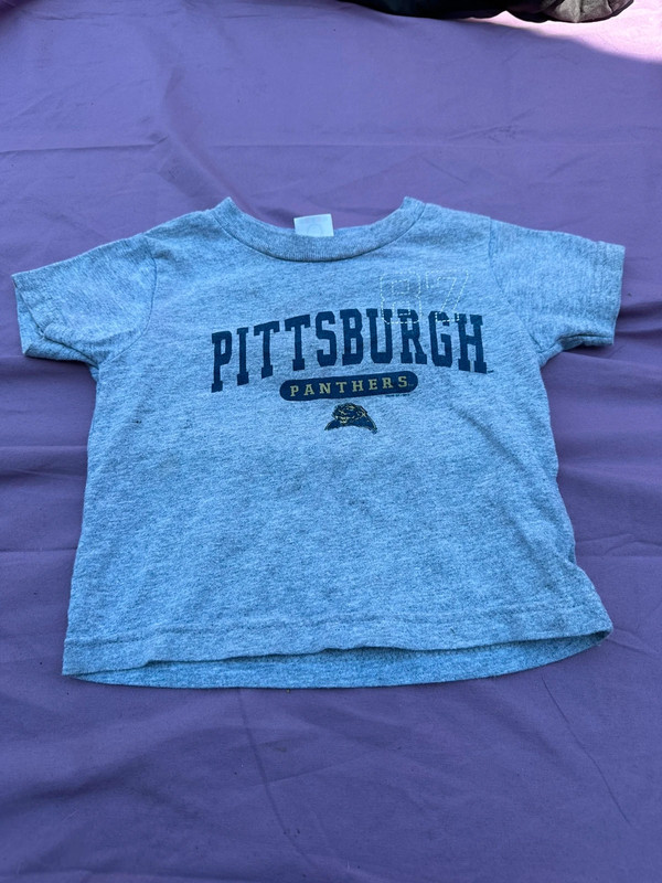 Boys size 2 t shirt 1