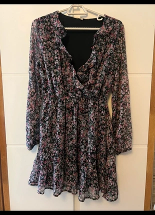 Robe automne - fleurie, merk: Boutique Italiana, staat: Heel goed, maat: S / 36 / 8, € 12,00, € 13,30 inclusief Kopersbescherming