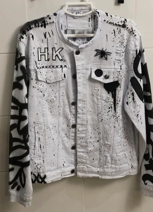 White Vintage Denim Jacket. Melon_ink & HK ink Collab., merk: Unique, staat: Heel goed, maat: M, € 140,00, € 147,70 inclusief Kopersbescherming
