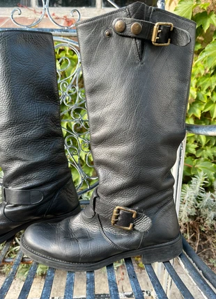 Stiefel im Bikerlook, marque: Paola Ferri, état: Bon état, taille: 38, 18,00 €, 19,60 € Protection acheteurs incluse