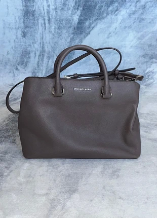 Sac Michael Kors femme gris taupe marron cuir saffiano avec bandoulière, marke: Michael Kors, zustand: Sehr gut, 59,99 €, 63,69 € beinhaltet Vinted-Käuferschutz Pro