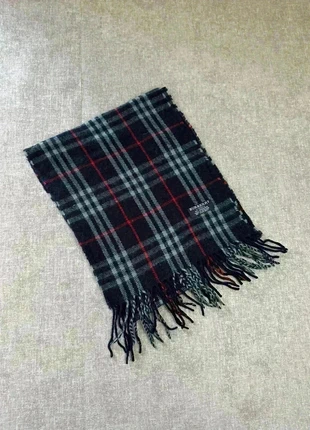 Écharpe Burberry bleu marine, brand: Burberry, condition: Very good, €45.00, €47.95 includes Buyer Protection Pro