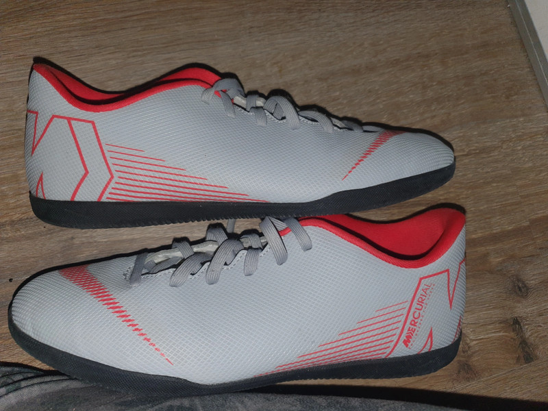 Nike voetbalschoenen grijs sale