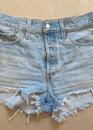 Short Lévis W28, marque: Levi's, état: Neuf sans étiquette, taille: W28 | FR 38, 23,00 €, 24,85 € Protection acheteurs incluse