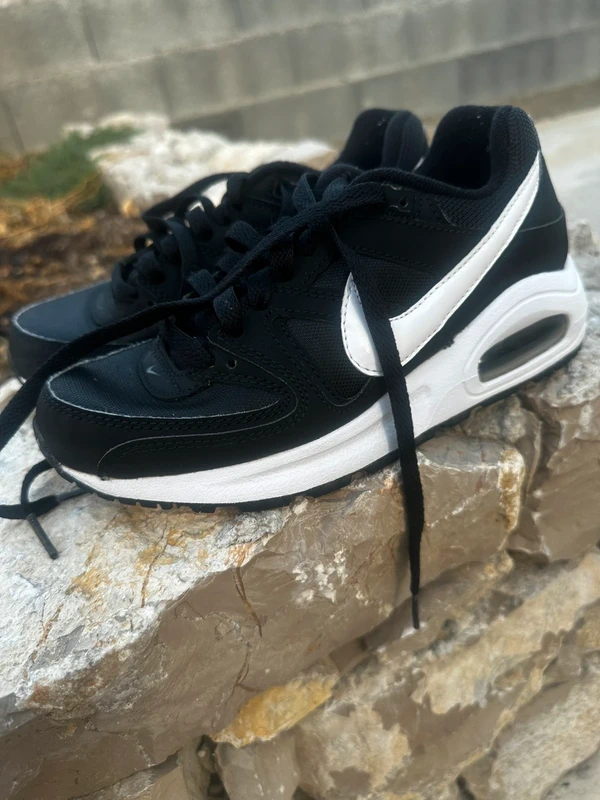 Nike Air Max noires et blanches – Pointure 36 - photo numéro 2