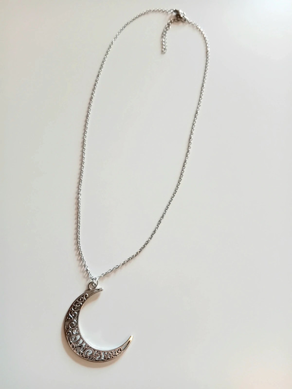 Spiritual / Hippie / Witch / Wicca - Crescent Moon Necklace 3