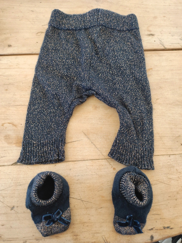 Pantalon marine et doré avec chaussons 1