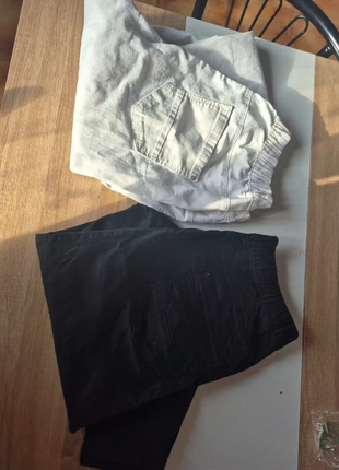 Lot 2 pantalons, marke: Bershka, zustand: Gut, größe: 4XL / 48 / 20, 10,00 €, 11,20 € inklusive Vinted-Käuferschutz