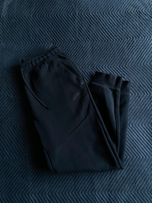 Spodnie joggery Nike Tech Fleece czarne 3