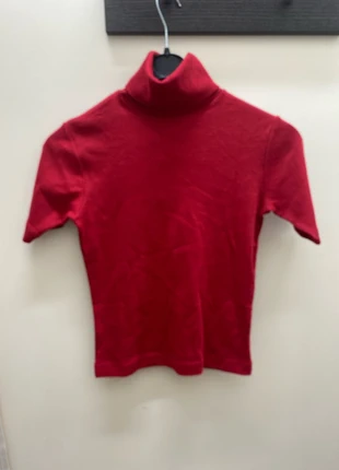 T-shirt col roulé rouge - neuf - fille - femme - pull manches courtes, brand: Tommy Hilfiger, condizioni: Nuovo con cartellino, taglia: XS / IT 38 / EU 34, €21.00, €22.75 include la Protezione acquisti