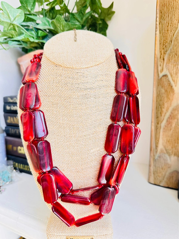 Amber colored necklace 2