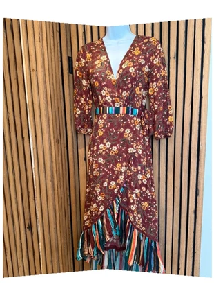 ! Sale!! Gebloemde wikkeljurk FARM Rio Uitverkoop Uitverkoop, merk: Farm Rio, staat: Heel goed, maat: XS / 34 / 6, € 35,00, € 37,45 inclusief Kopersbescherming