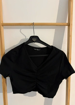 Crop Top Noir Basic - Col V & Fronces Poitrine - Manches Courtes - SHEIN - Taille XS (34), marque: Shein, état: Très bon état, taille: XS / 34 / 6, 1,99 €, 2,79 € Protection acheteurs incluse