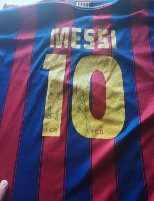 Príncipe dormir Universidad Camiseta firmada y dedicada por Messi - Vinted