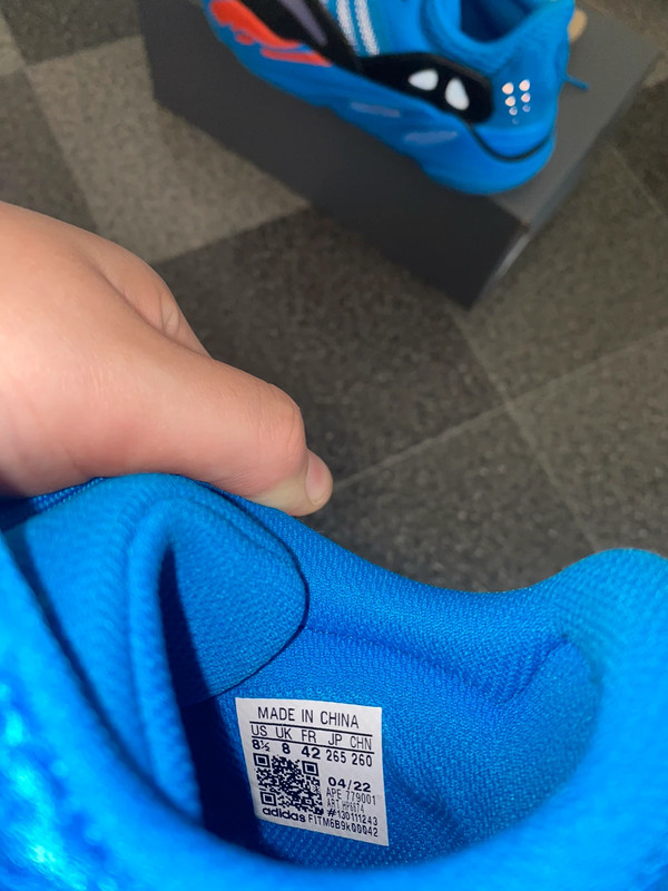 Blauwe yeezys top
