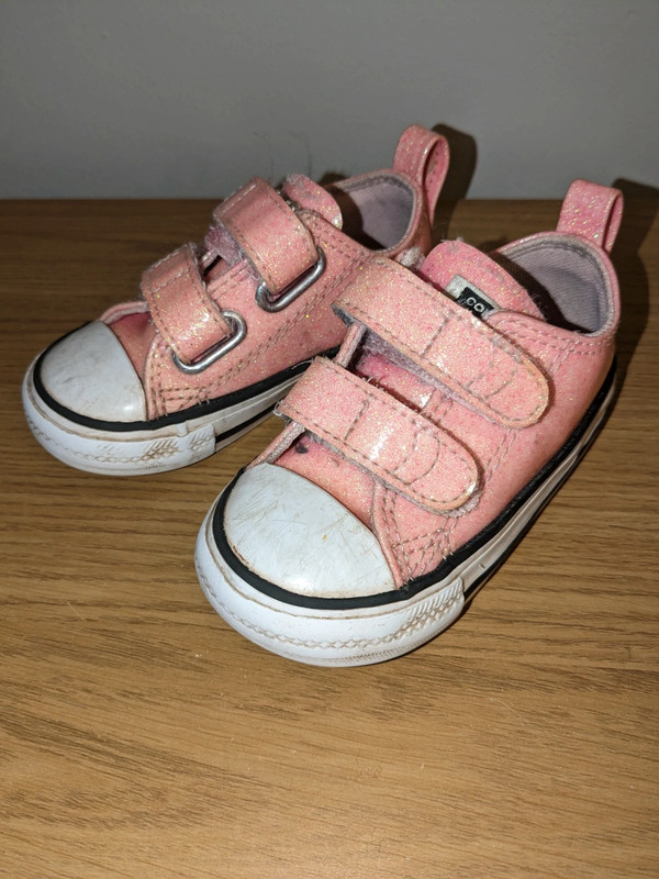 Toddler pink leather sales converse