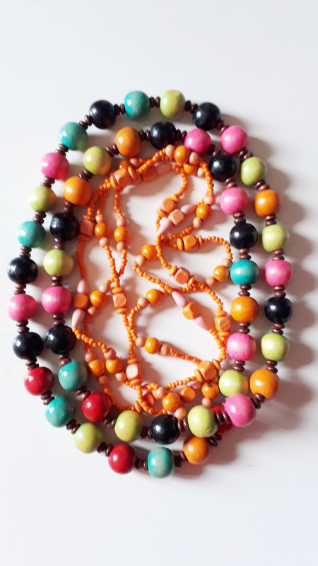 Bonobo Grands colliers en perles colorées - style ethnique bohème - vendus neufs 1