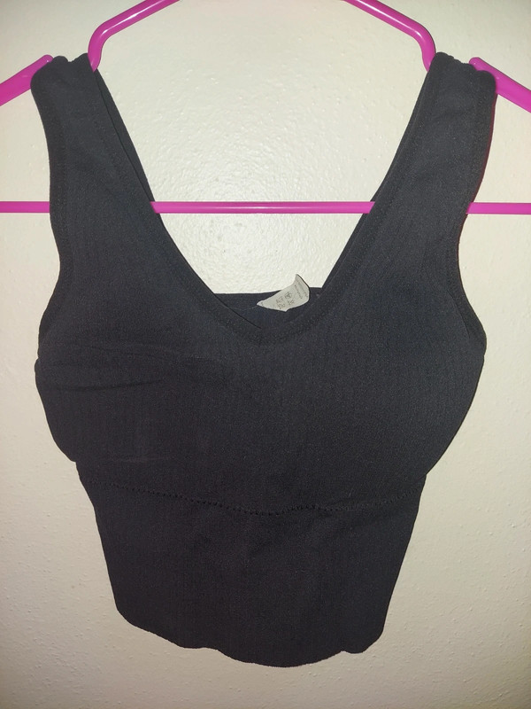 Nwot black ribbed plunge crop tank top 3