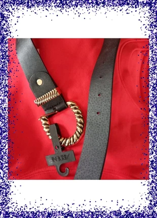 ceinture noire boucle dorée, marque: ardene, état: Neuf sans étiquette, taille: 100 cm, 4,00 €, 4,90 € Protection acheteurs (Pro) incluse